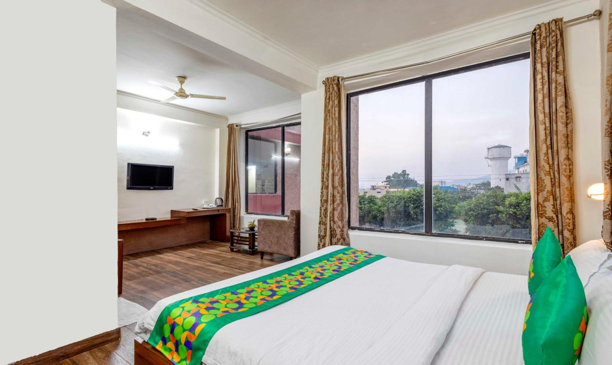 Treebo Maurice Hotel Baddi ภายนอก รูปภาพ