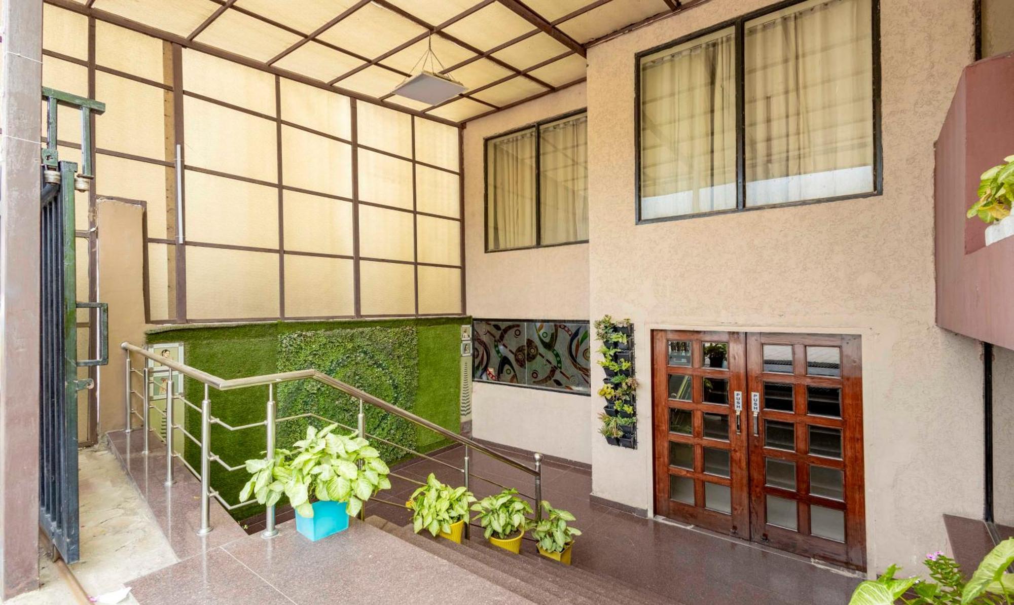 Treebo Maurice Hotel Baddi ภายนอก รูปภาพ