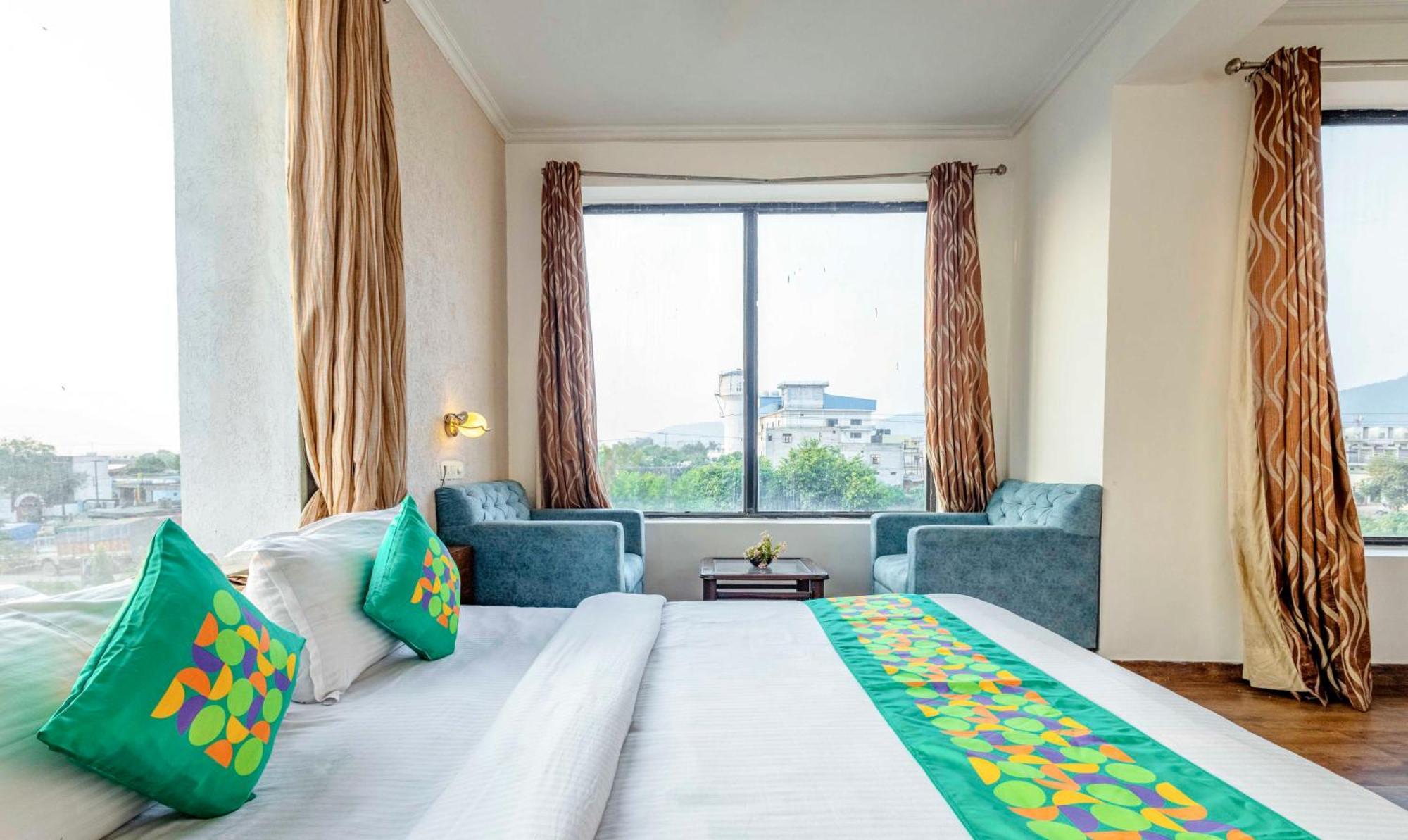 Treebo Maurice Hotel Baddi ภายนอก รูปภาพ